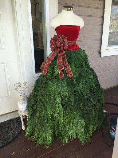 Christmas Tree Dress DIY
 Best 25 Dress form ideas on Pinterest