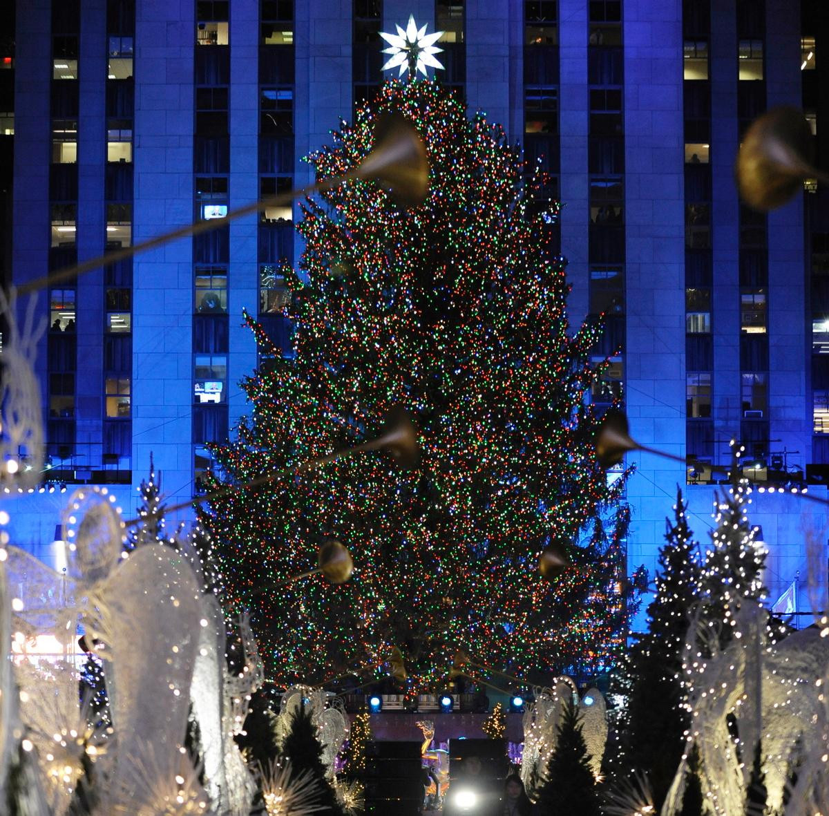 Christmas Tree Lighting 2019 Nyc
 Rockefeller Center Christmas tree lights up New York City