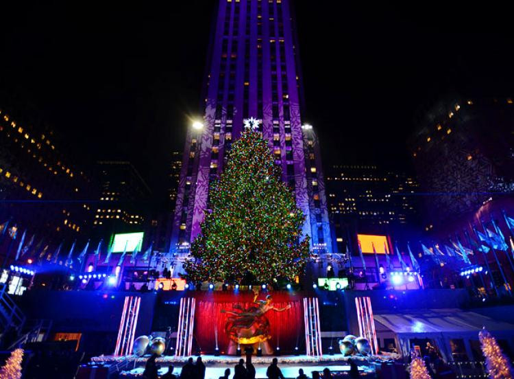 Christmas Tree Lighting 2019 Nyc
 Rockefeller Center Christmas tree lights up city NY