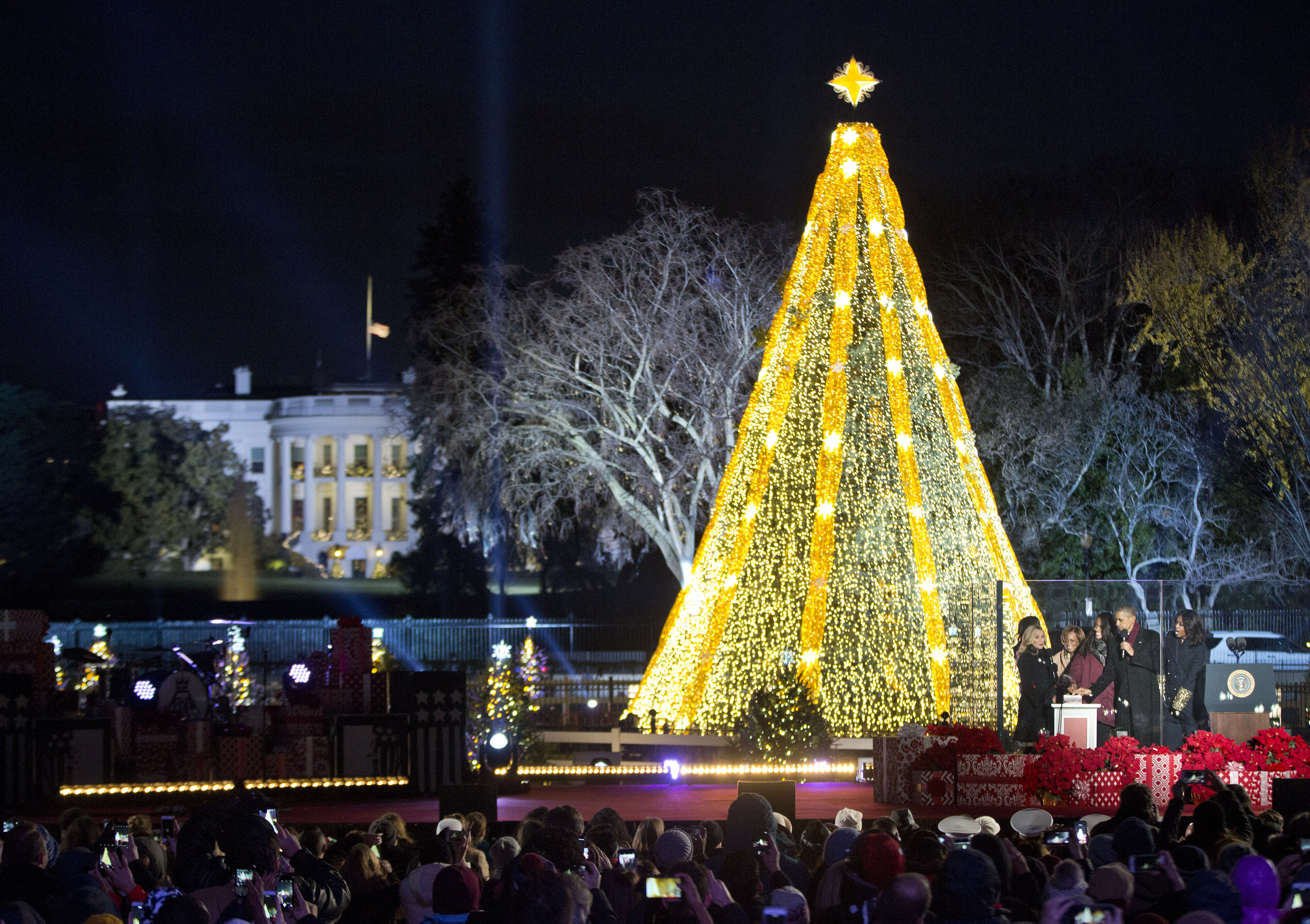 Christmas Tree Lighting Ceremony
 Dry tranquil conditions in store for National Christmas