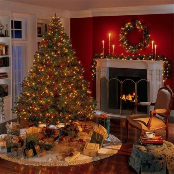 Christmas Tree Next To Fireplace
 Cheminée de Noël 20 idées intéressantes de décoration