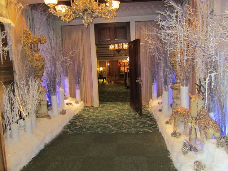 Company Christmas Party Ideas On A Budget
 Elegant Christmas Centerpiece Trends for 2012 LED lights