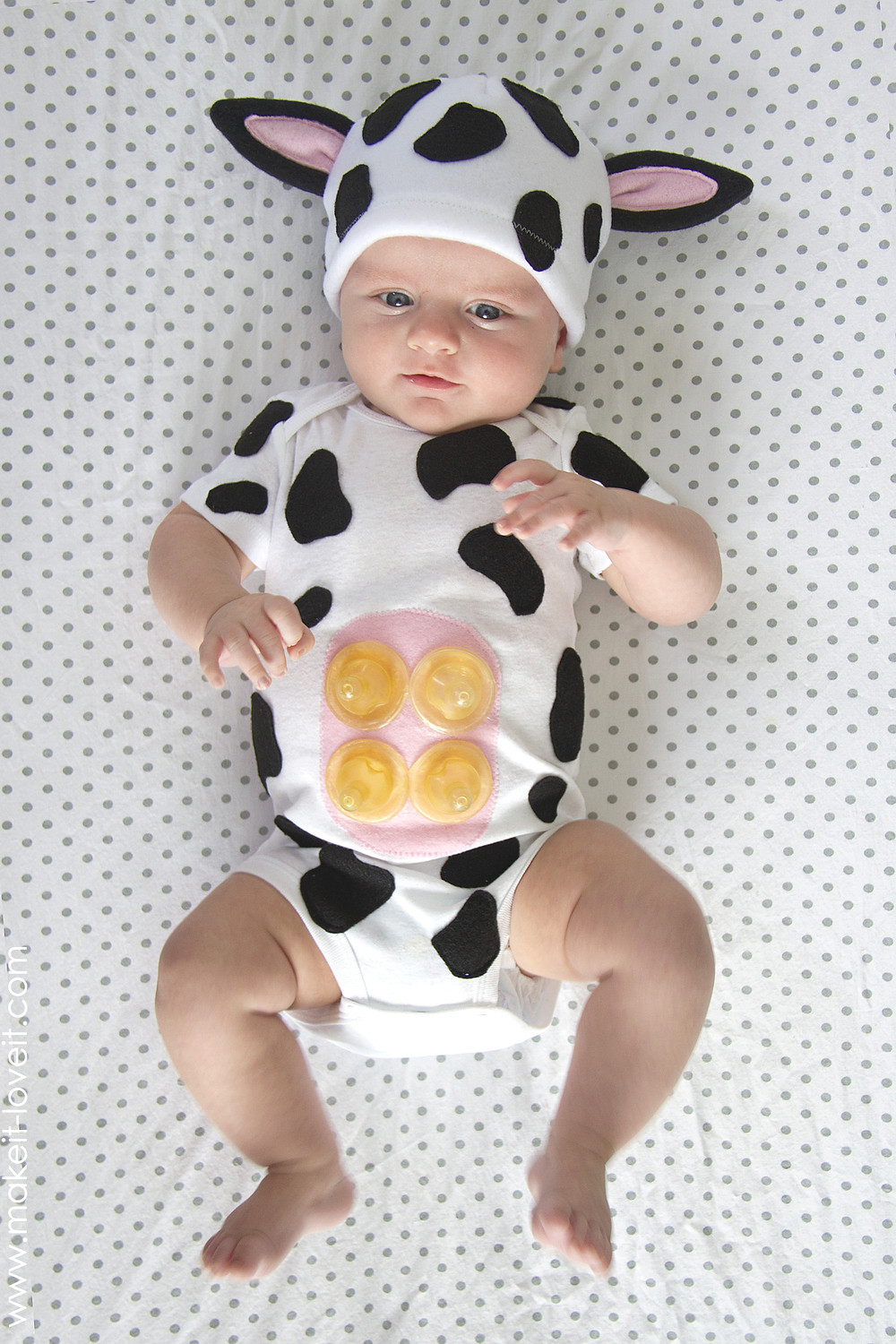 Cow Costume DIY
 Baby Cow Costume with an UDDER