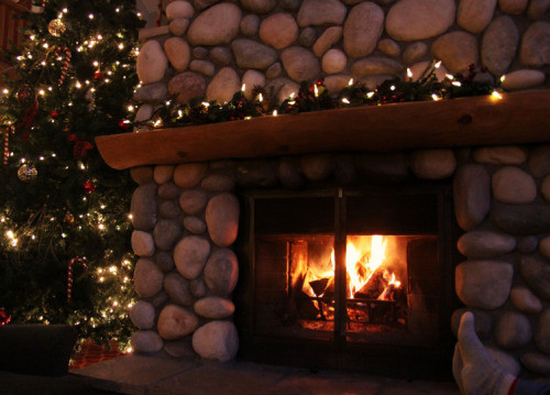 Cozy Christmas Fireplace
 cozy fire
