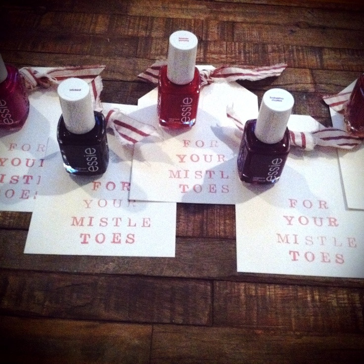 Cute Christmas Gift Ideas For Friends
 first es love Pinned This Made That Nail Polish Favors