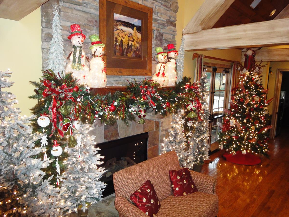 Decorate The Fireplace For Christmas
 ADD FIRE TO THE FIREPLACE AREA WITH MESMERIZING DECORATION
