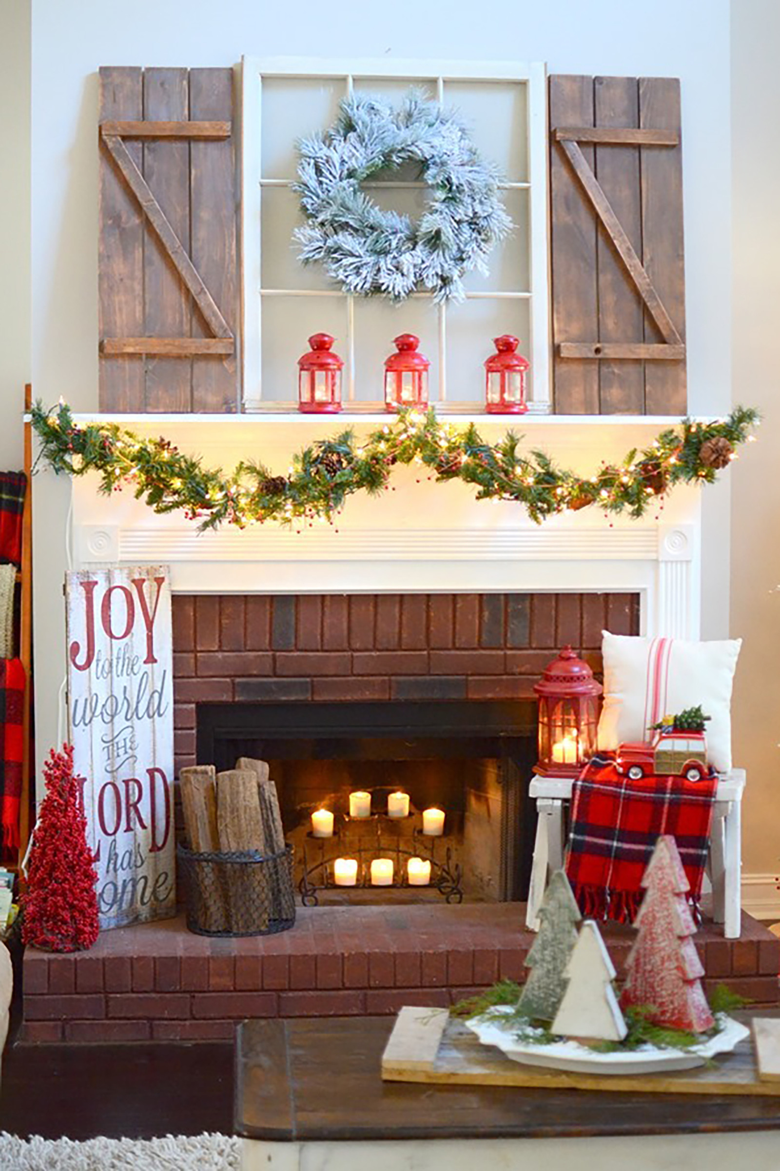 Decorated Fireplace For Christmas
 35 Christmas Mantel Decorations Ideas for Holiday