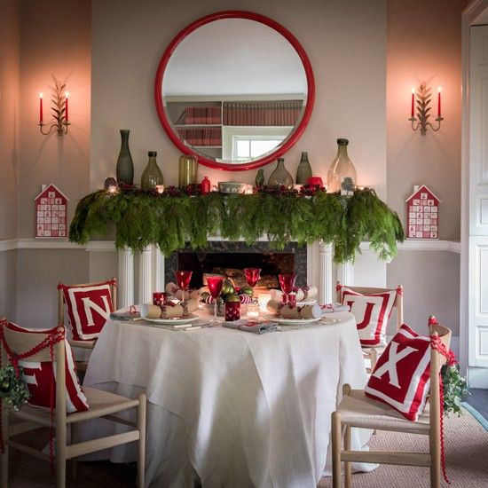 Dining Room Christmas Decor
 A Joyful Cottage Living In Small Spaces 30 Rooms