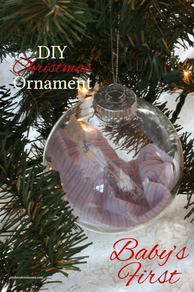 DIY Baby Christmas Pictures
 DIY Baby’s First Christmas Ornament
