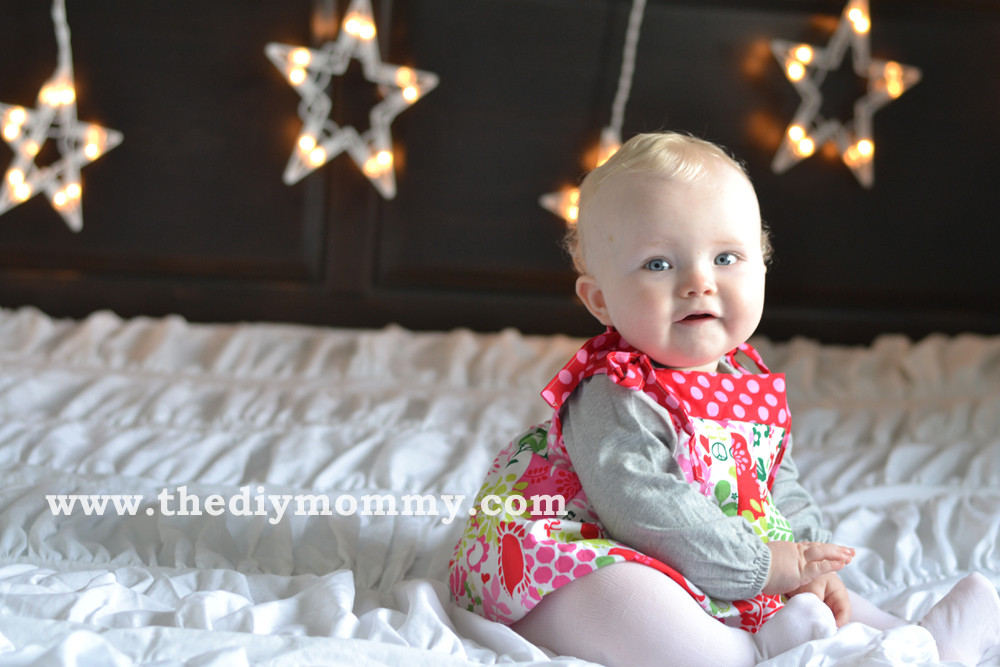 DIY Baby Christmas Pictures
 Make DIY Christmas Backdrops with Twinkle Lights