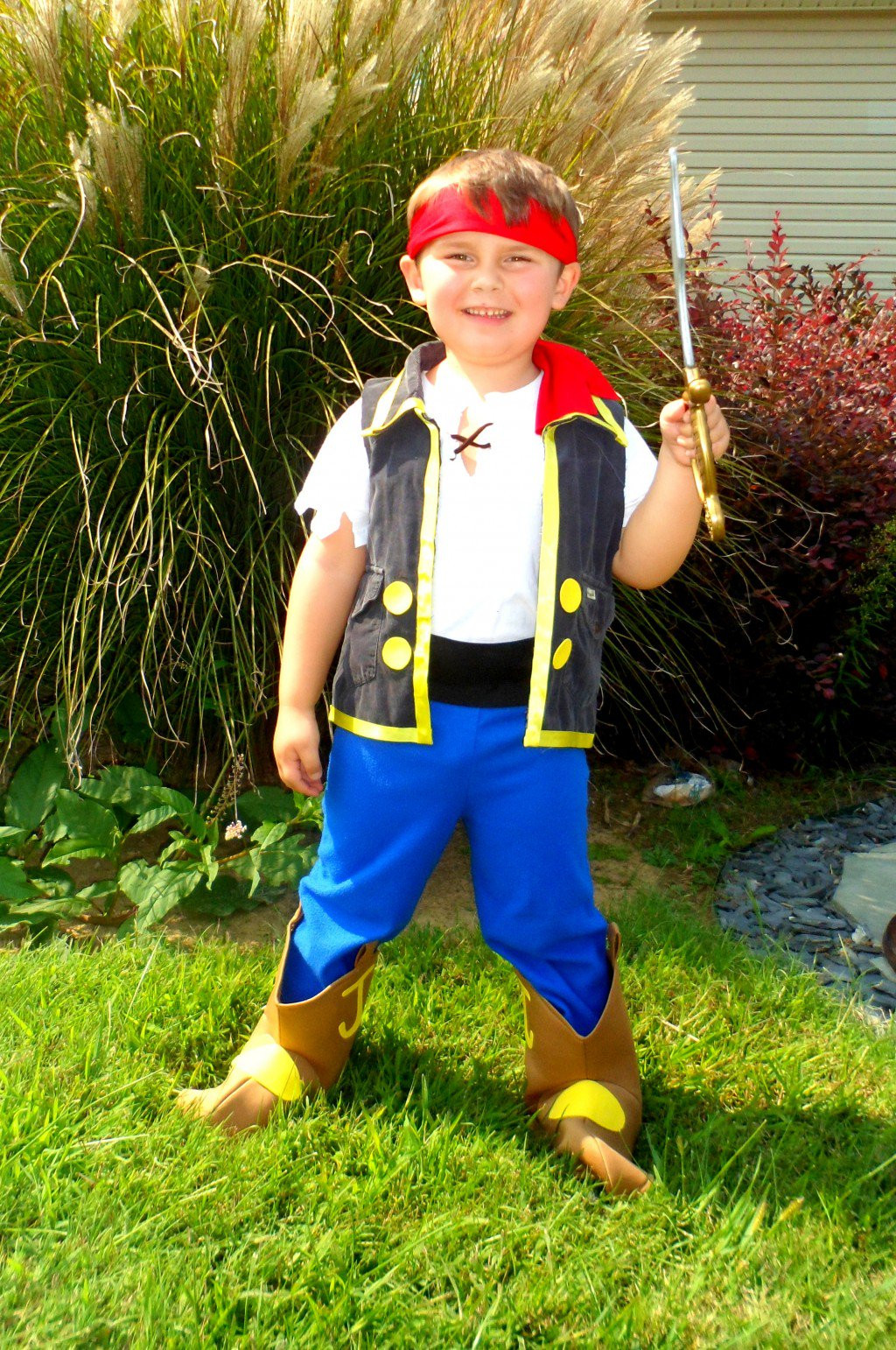 DIY Boys Costumes
 How to Make a Jake and the Never Land Pirates Costume