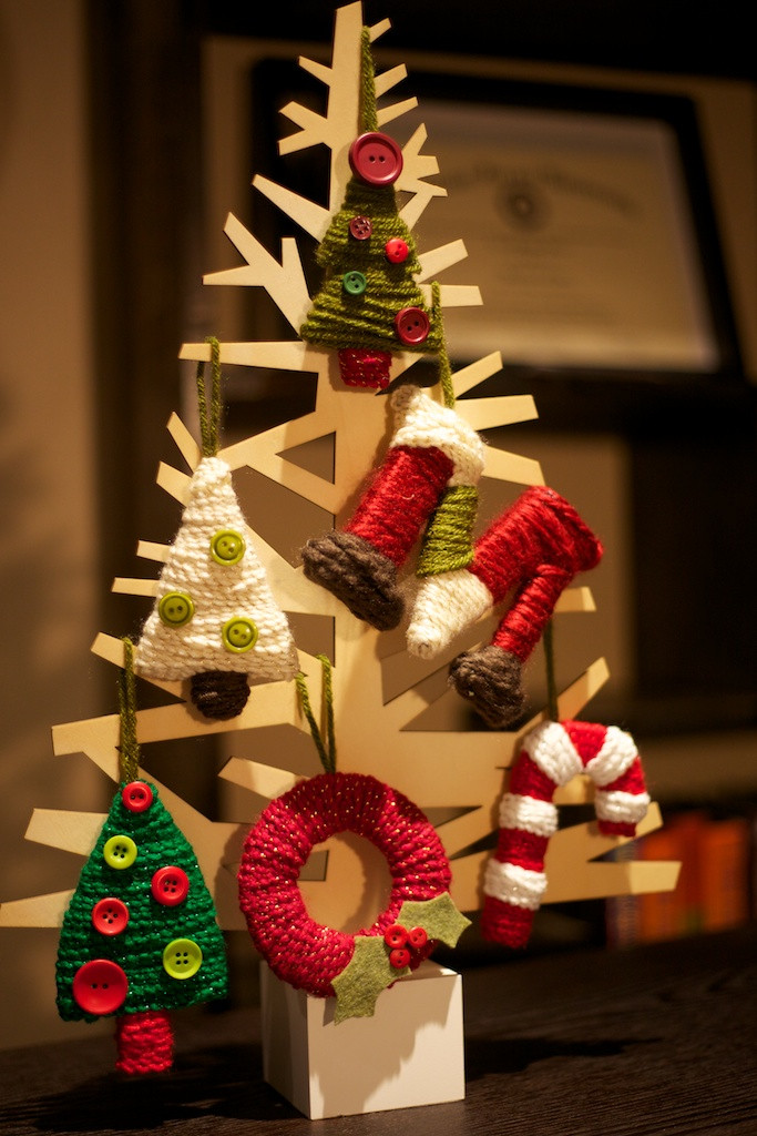 DIY Cardboard Christmas Tree
 32 IDEAS FOR AN ALTERNATIVE CHRISTMAS TREES