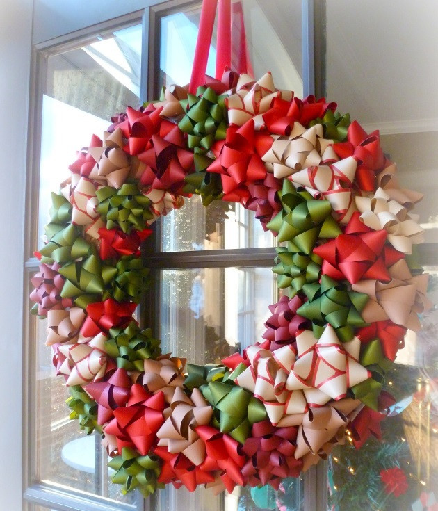 DIY Christmas Bow
 pletely Cute Homemade Bow Wreath