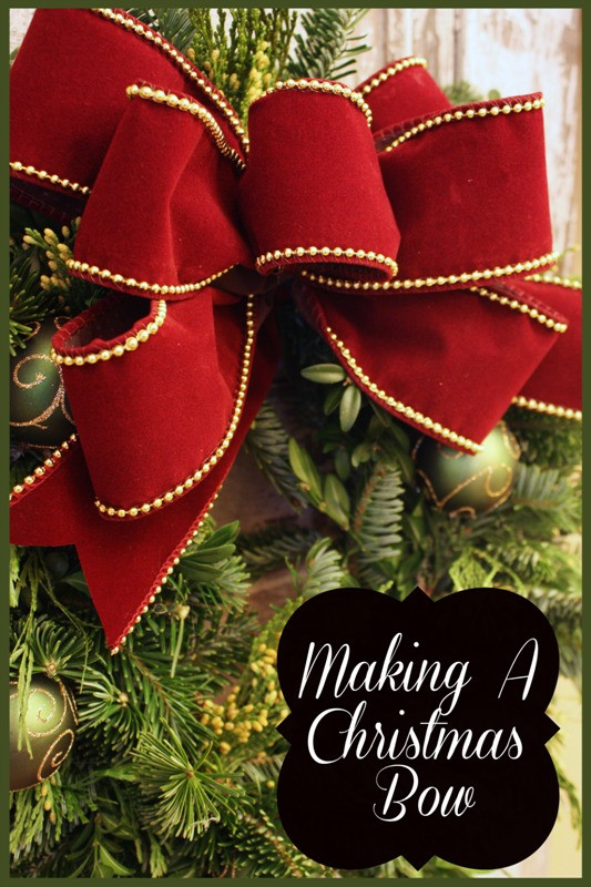 DIY Christmas Bow
 THE EASIEST WAY TO MAKE A LIVE WREATH