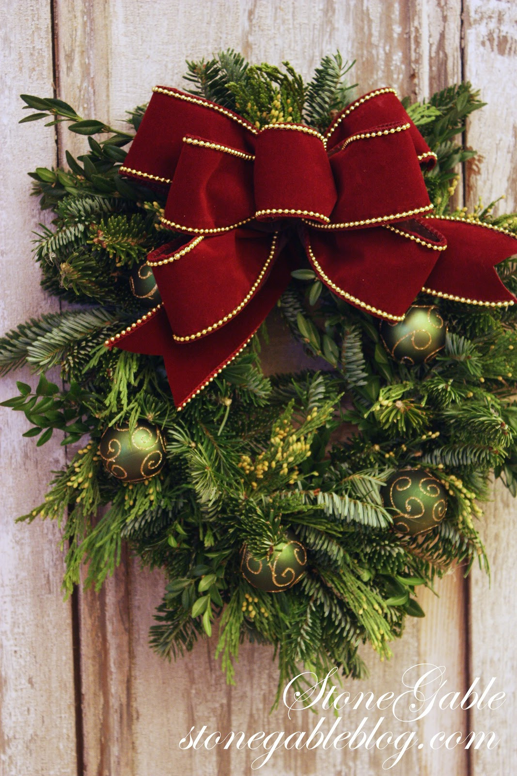 DIY Christmas Bows
 THE EASIEST WAY TO MAKE A LIVE WREATH StoneGable