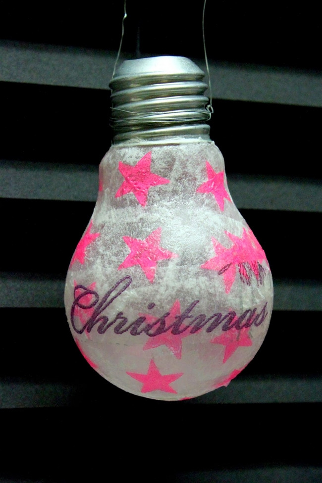 DIY Christmas Bulbs
 30 easy DIY Christmas ornaments made from light bulbs