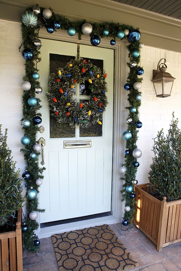 DIY Christmas Door Decoration
 110 best DIY Christmas Door Decorating Ideas images on