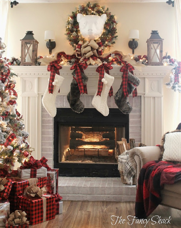 Diy Christmas Fireplace Decorations
 13 Wintry Christmas Fireplace Decorations to Celebrate The