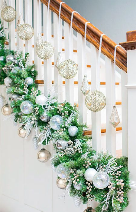 DIY Christmas Garland Ideas
 Make your staircase garland display unique Use zip ties