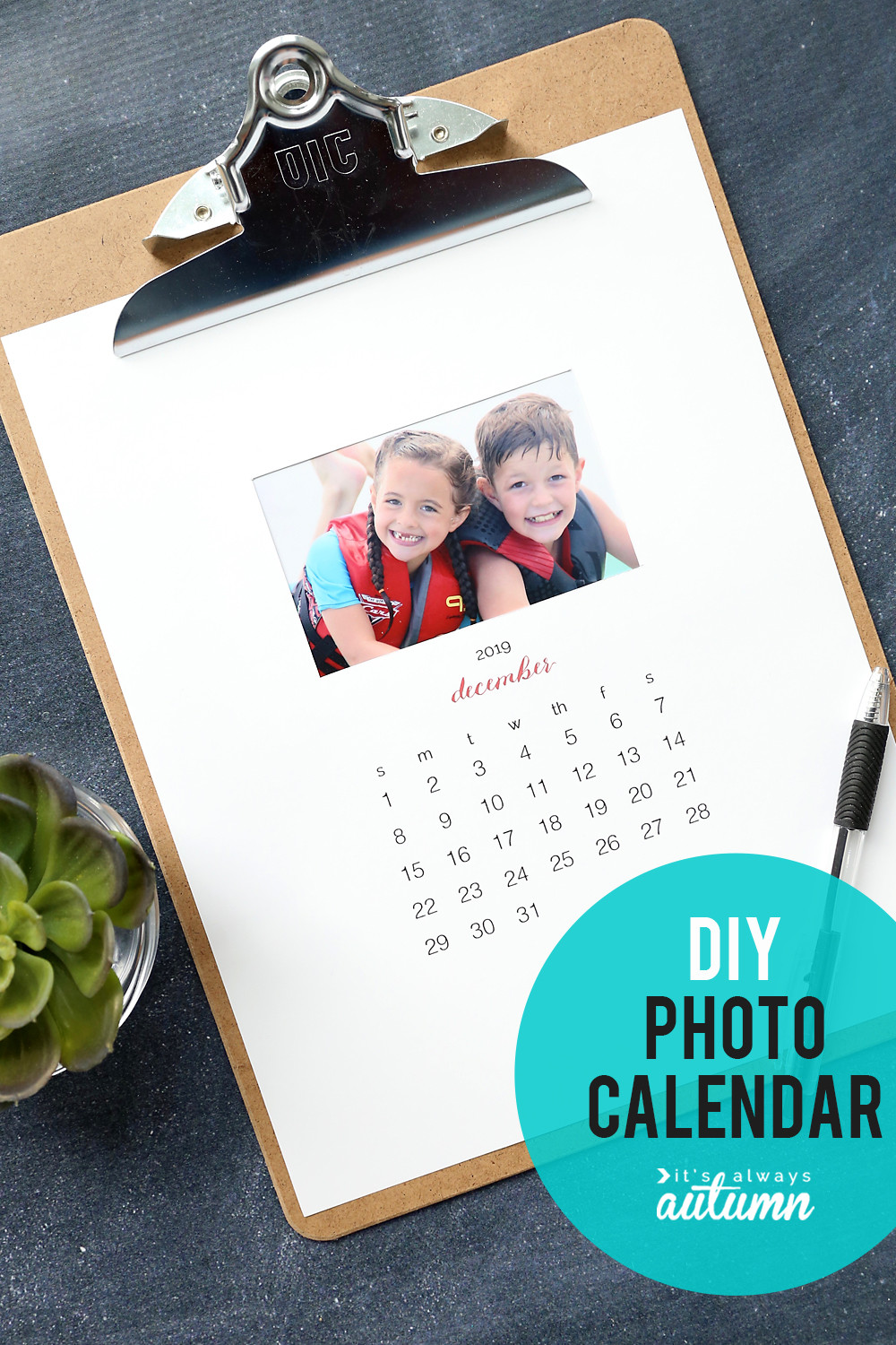 DIY Christmas Gifts 2019
 Make your own personalized calendar free printable 2019