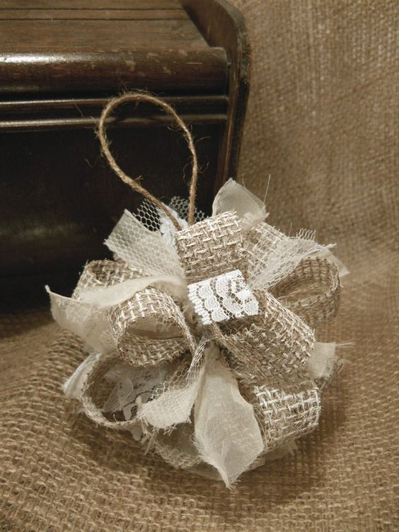 DIY Christmas Lace
 21 Burlap Christmas Decorations Ideas To Try This