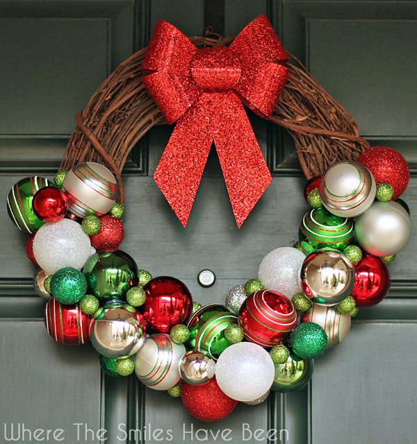 DIY Christmas Ornament Wreath
 DIY Christmas Ornament Wreath