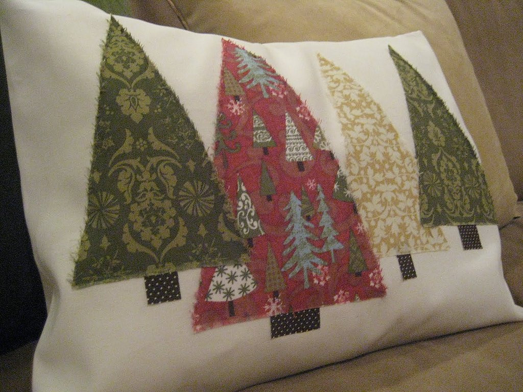 DIY Christmas Pillows
 DIY Christmas Tree Pillow