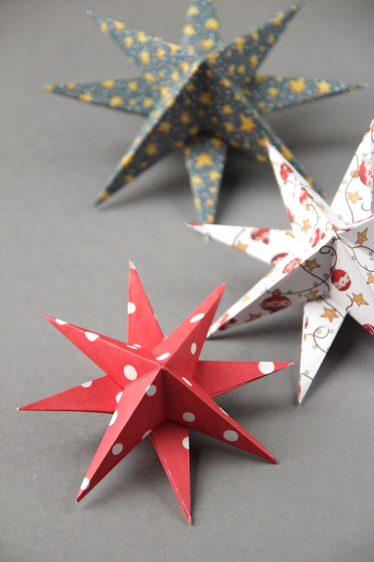 DIY Christmas Star
 DIY 3D PAPER STAR CHRISTMAS DECORATIONS