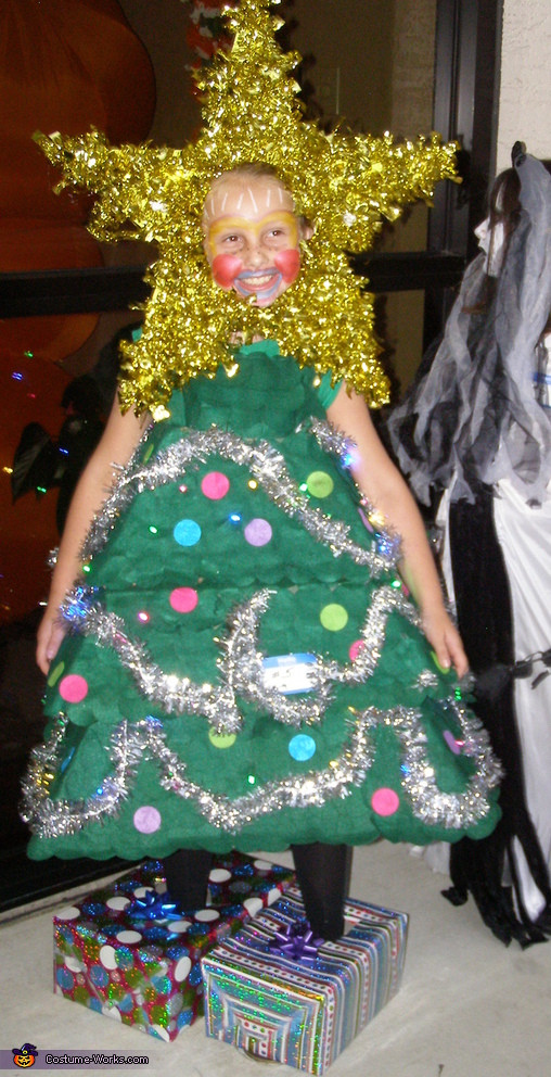DIY Christmas Tree Costume
 Christmas Tree Homemade Halloween Costume