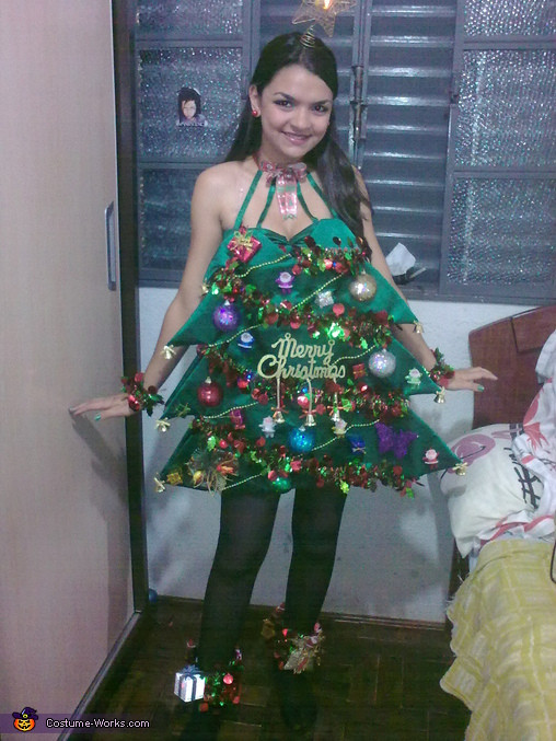 DIY Christmas Tree Costumes
 Christmas Tree Costume Inspired by Katy Perry 2 5