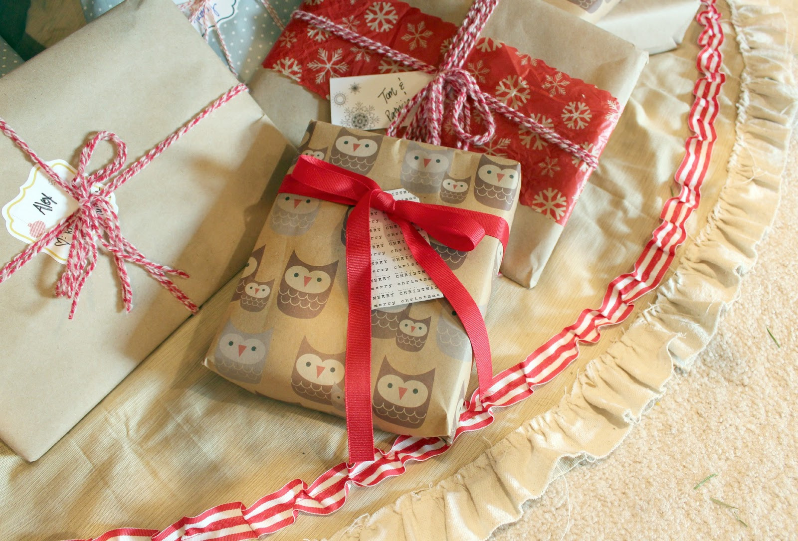 DIY Christmas Tree Skirts
 1060 Bliss a simple $7 DIY Christmas skirt
