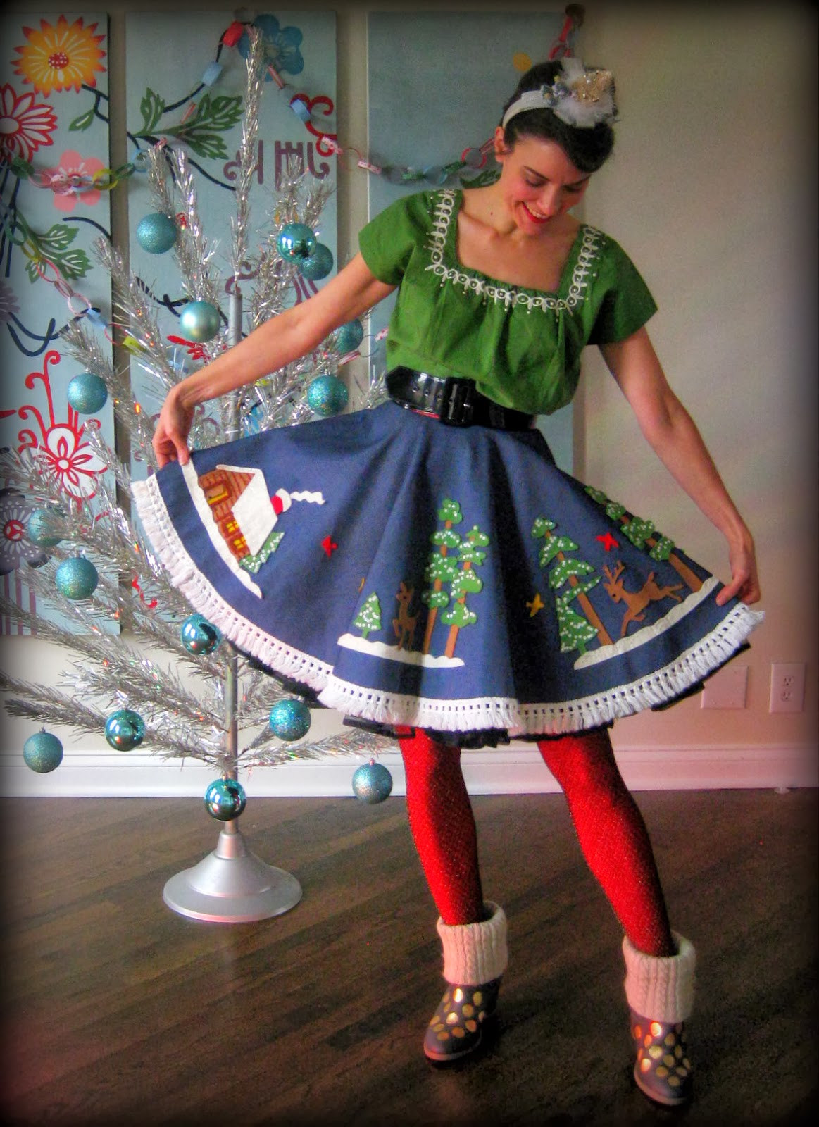 DIY Christmas Tree Skirts
 Cassie Stephens DIY Christmas Tablecloth to Skirt AND