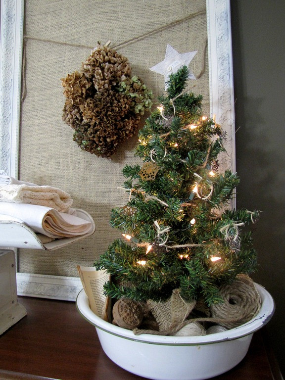 DIY Christmas Tree Stand
 25 Great DIY Christmas Tree Stands And Bases Shelterness