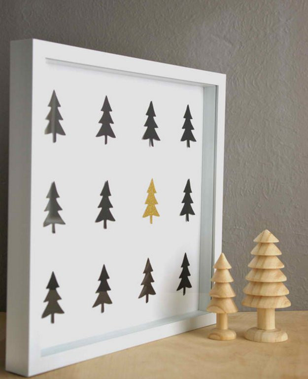 DIY Christmas Wall Decor
 50 Easy Christmas Crafts For Everyone In The Family To Enjoy