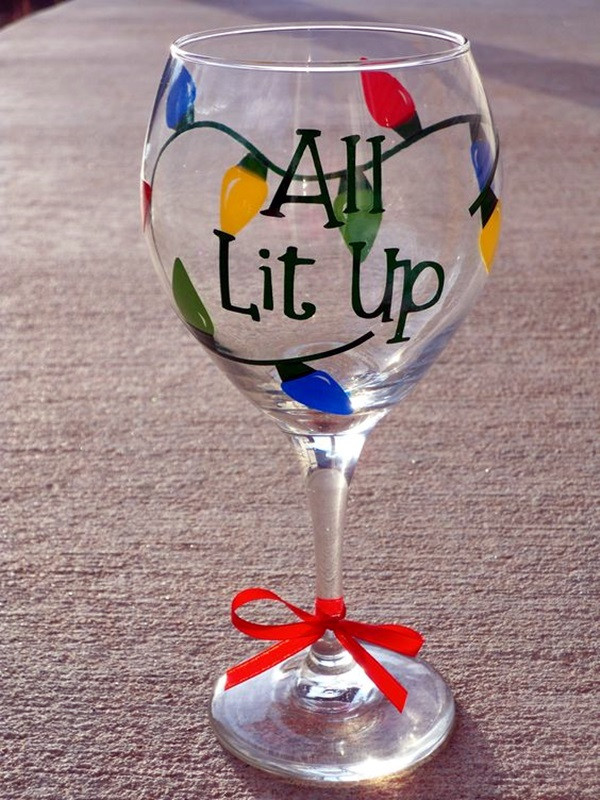DIY Christmas Wine Glasses
 40 Artistic Wine Glass Painting Ideas Bored Art