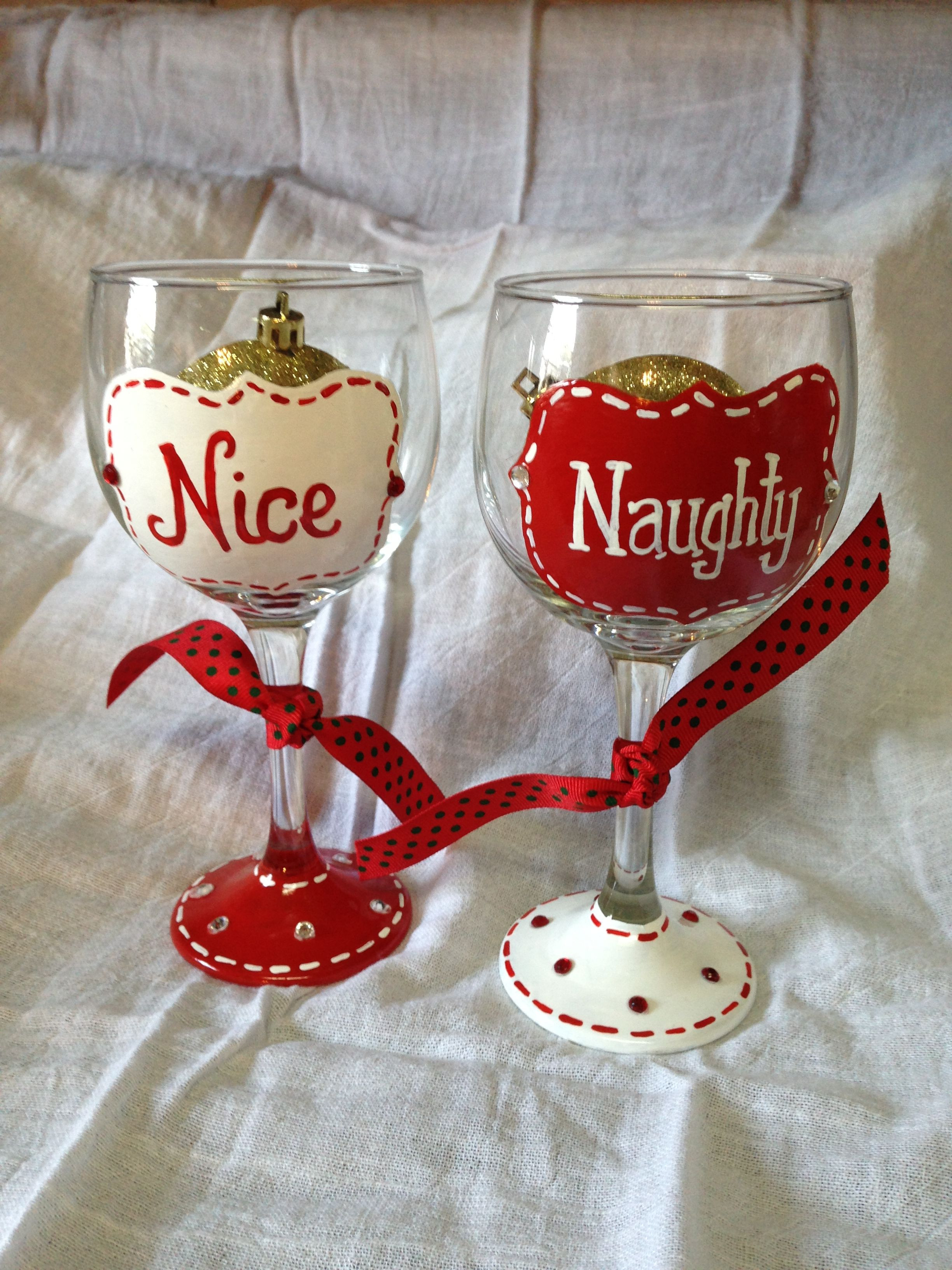 DIY Christmas Wine Glasses
 Painted wine glasses Crafty
