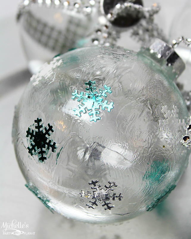 DIY Clear Christmas Ornaments
 DIY Ideas to Decorate Clear Ornaments Creative Juice