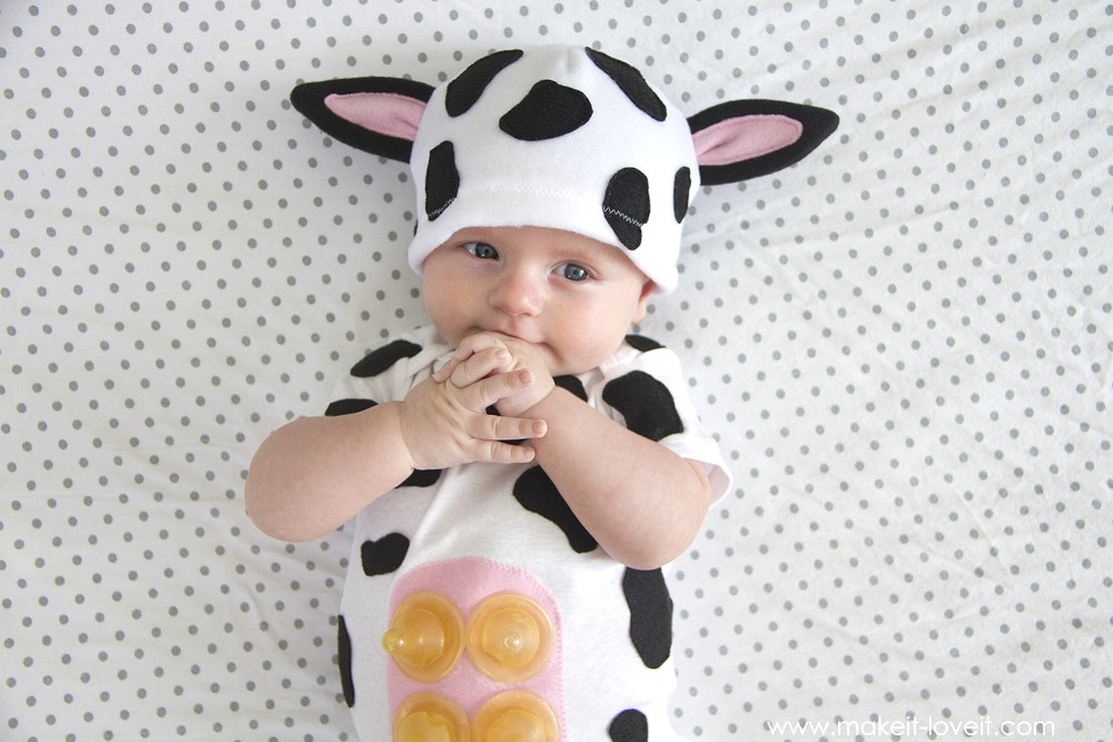 DIY Cow Costume
 Baby Cow Costume with an UDDER