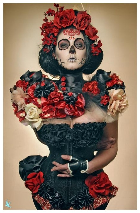 DIY Day Of The Dead Costume
 Sugar Skull Make Up