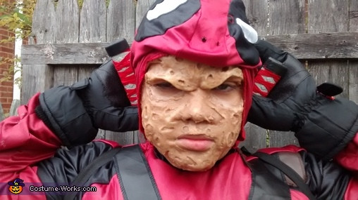 DIY Deadpool Costume
 Deadpool Homemade Mask to Pin on Pinterest