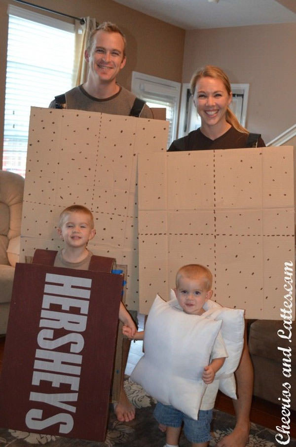 DIY Family Halloween Costumes
 15 DIY Couples and Family Halloween Costumes