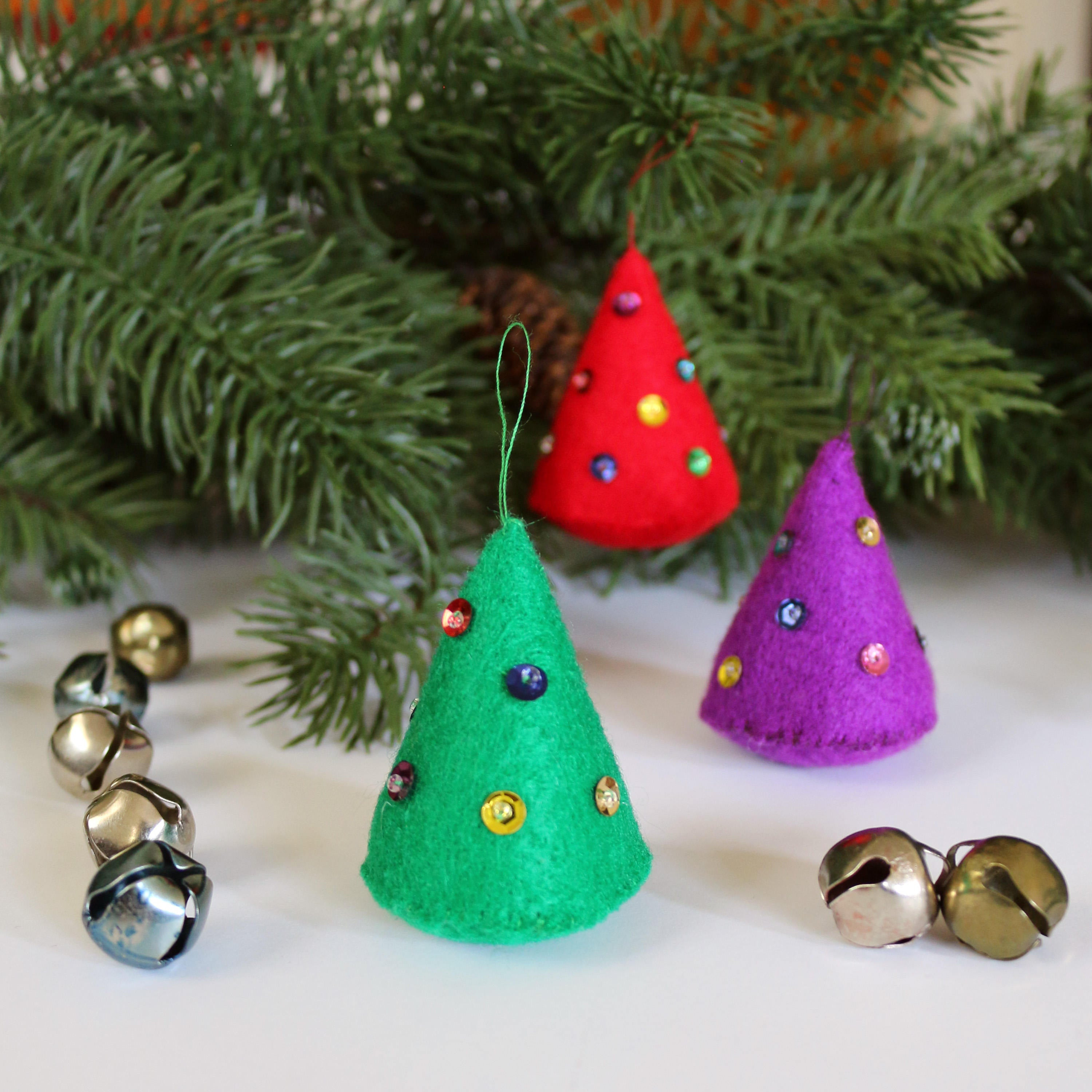 DIY Felt Christmas Ornaments
 DIY Felt Christmas Tree Ornament Kit