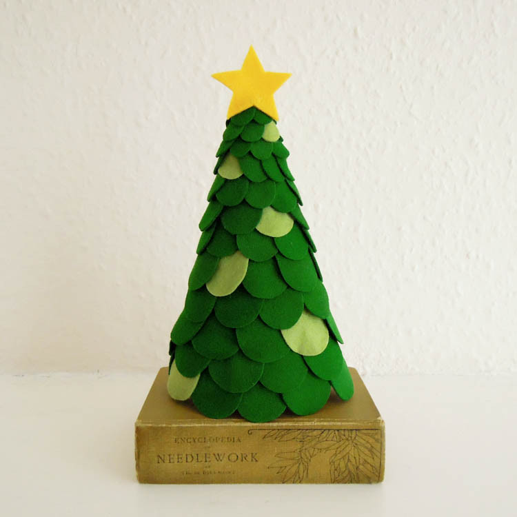 DIY Felt Christmas Trees
 12 Cutest DIY Felt Christmas Trees To Make Shelterness