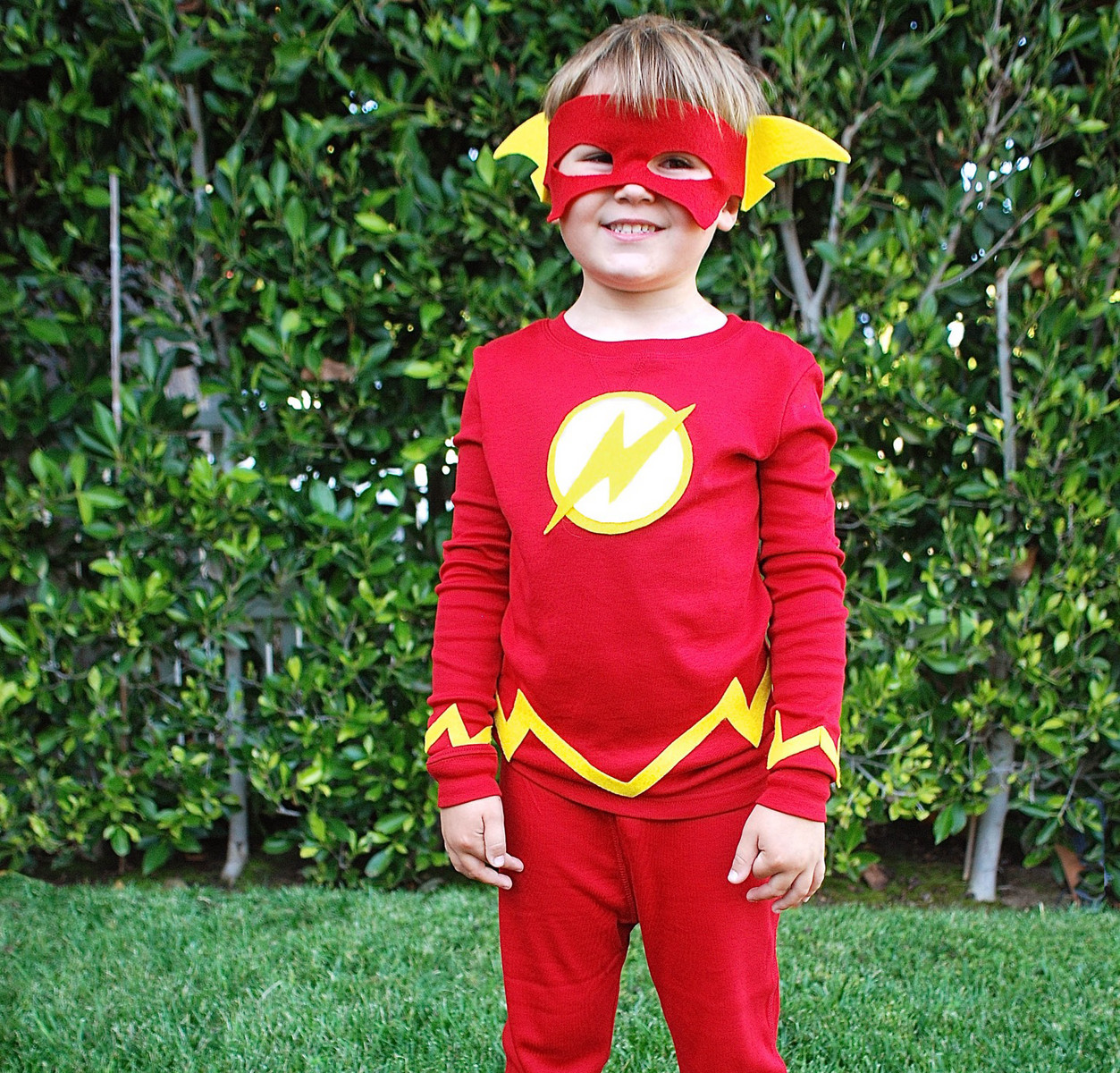 DIY Flash Costume
 No Sew DIY The flash Kids Costume