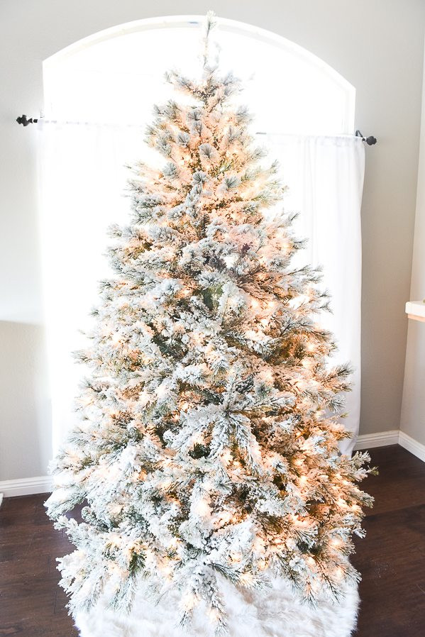 DIY Flocked Christmas Tree
 How To Flock A Christmas Tree
