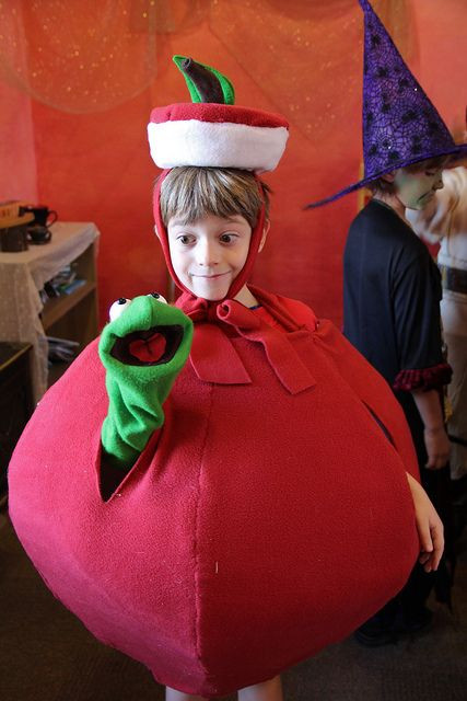 DIY Fruit Costumes
 Apple Boy