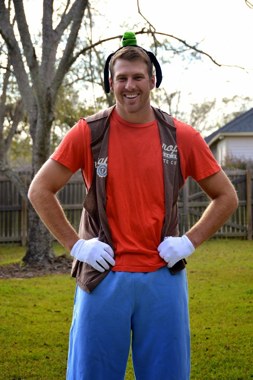 DIY Goofy Costume
 The Fab Five Holiday