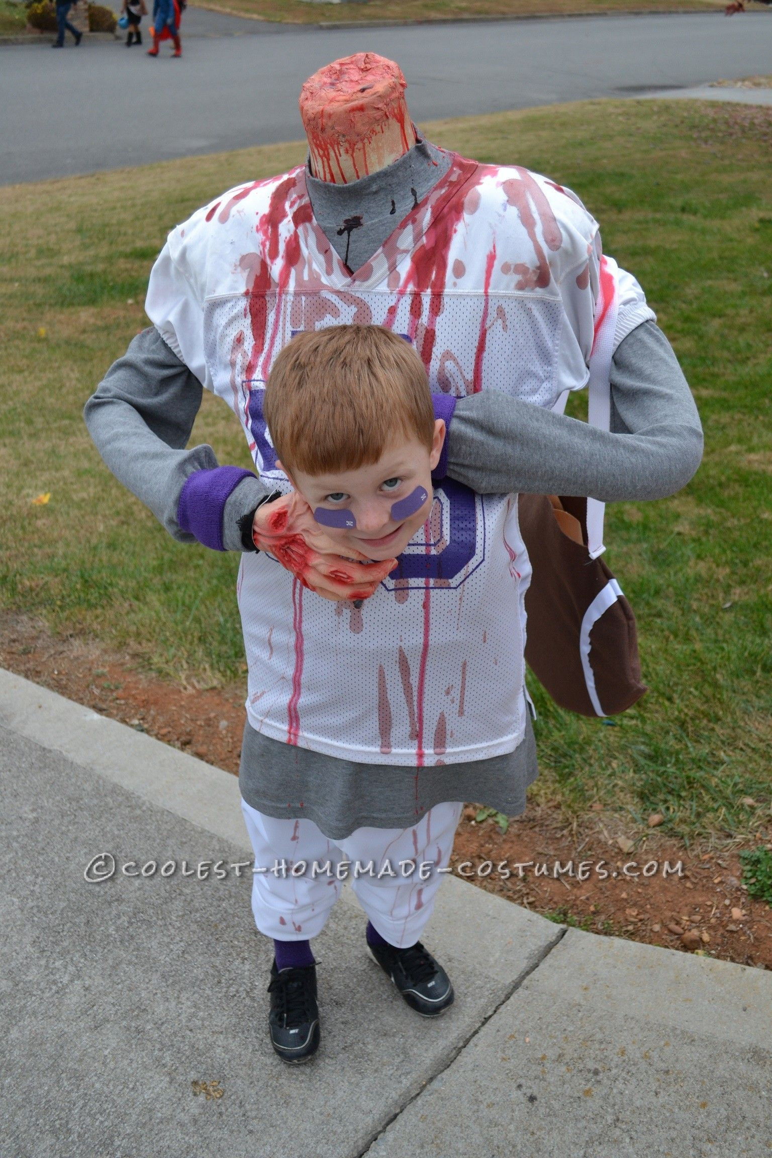 DIY Halloween Costumes For Kids
 Scary DIY Headless Football Player Halloween Costume in