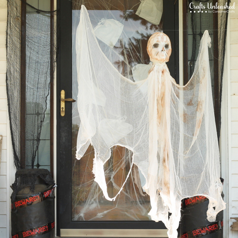 Diy Halloween Decorations Outdoor
 DIY Outdoor Halloween Decorations Hanging Mummy Ghost