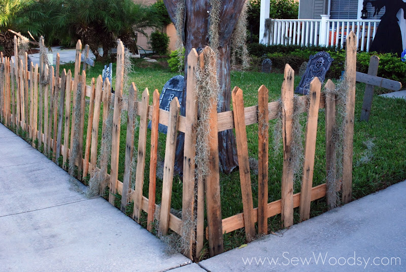 Diy Halloween Fence
 Halloween Wood Pallet Fence Sew Woodsy